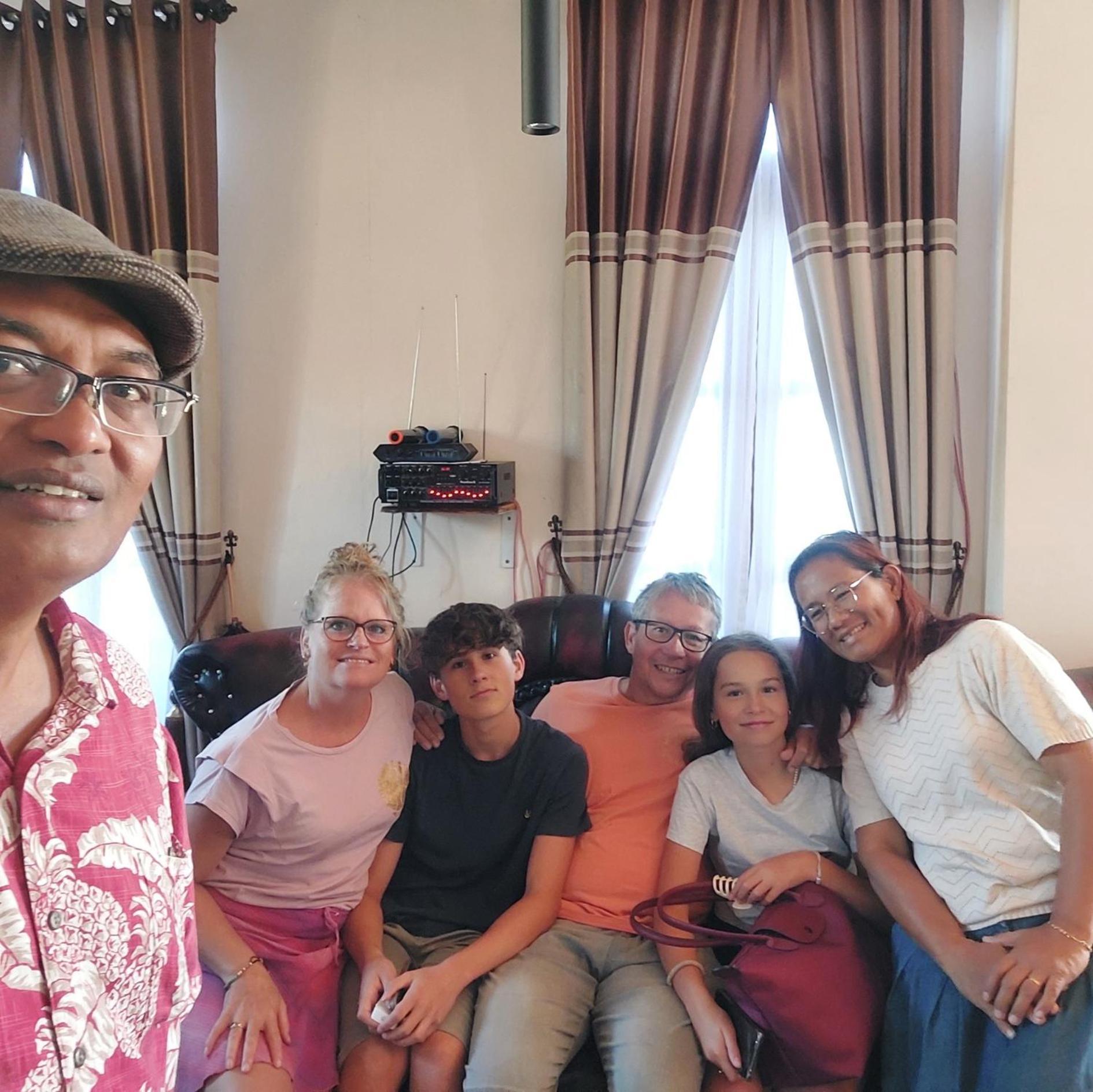 Kopa Hilltop - Family Guest Home 루텡 외부 사진