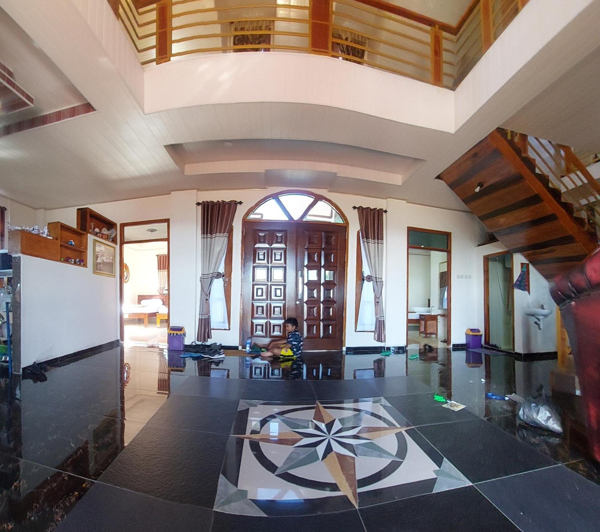 Kopa Hilltop - Family Guest Home 루텡 외부 사진